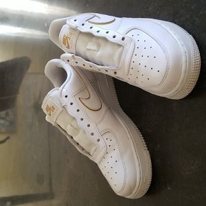 Airforce 1 size 7.5 Women, white no shoelaces